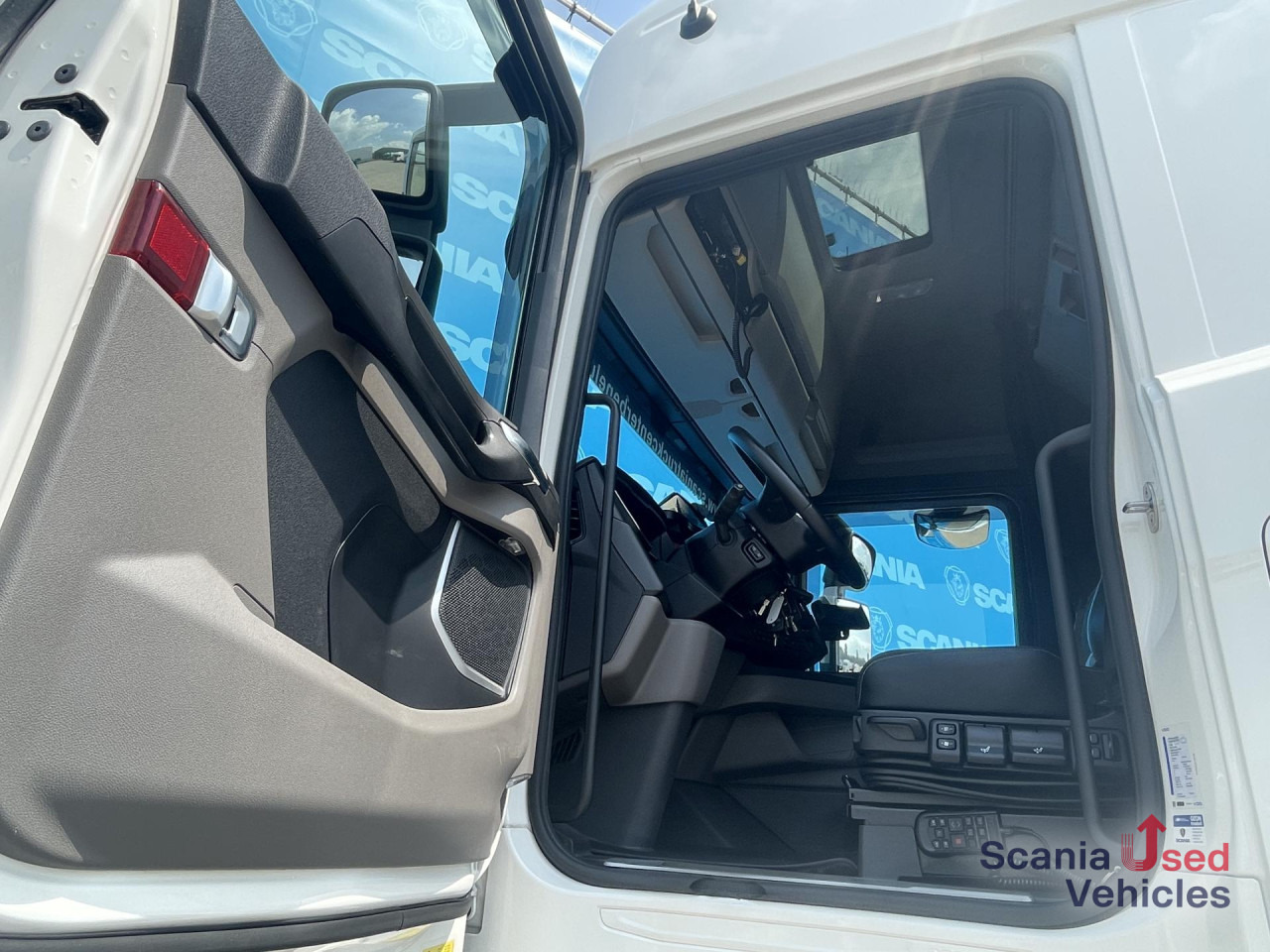 SCANIA S 500 A4x2NB RETARDER DIFF-L PARK AIRCO FULL AIR - Ťahač: obrázok 4 SCANIA S 500 A4x2NB RETARDER DIFF-L PARK AIRCO FULL AIR - Ťahač: obrázok 4