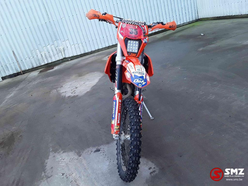 KTM KTM 250 - Motocykel: obrázok 2 KTM KTM 250 - Motocykel: obrázok 2