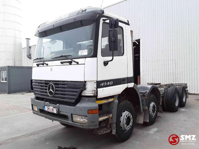 Mercedes-Benz Actros 4140 manual - Podvozek s kabinou: obrázok 3 Mercedes-Benz Actros 4140 manual - Podvozek s kabinou: obrázok 3