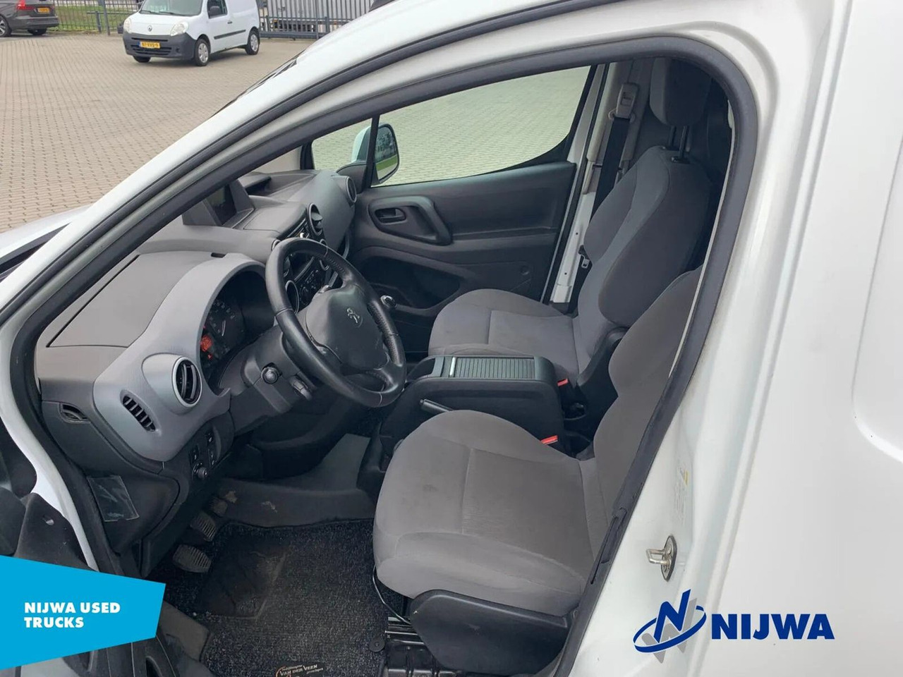 Peugeot Partner Navigatie + Airco Kasten - Malá dodávka: obrázok 5 Peugeot Partner Navigatie + Airco Kasten - Malá dodávka: obrázok 5
