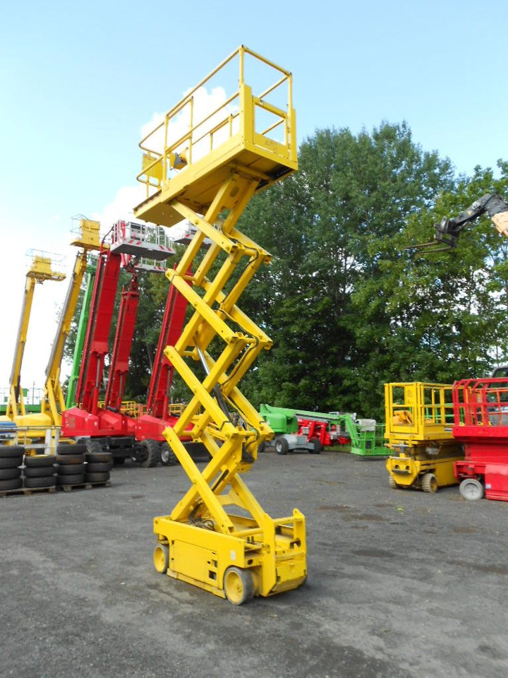 Genie GS 1930, Scherenarbeitsbühne Genie 8 m - Automobilová plošina: obrázok 4 Genie GS 1930, Scherenarbeitsbühne Genie 8 m - Automobilová plošina: obrázok 4