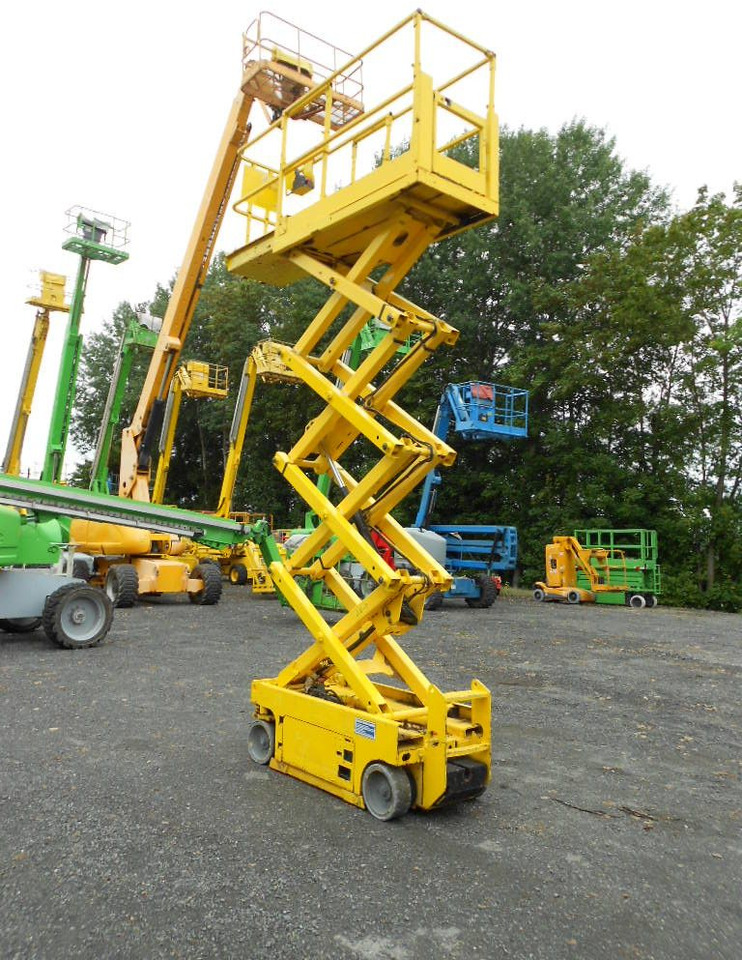 Genie GS 1930, Scherenarbeitsbühne Genie 8 m - Automobilová plošina: obrázok 4 Genie GS 1930, Scherenarbeitsbühne Genie 8 m - Automobilová plošina: obrázok 4