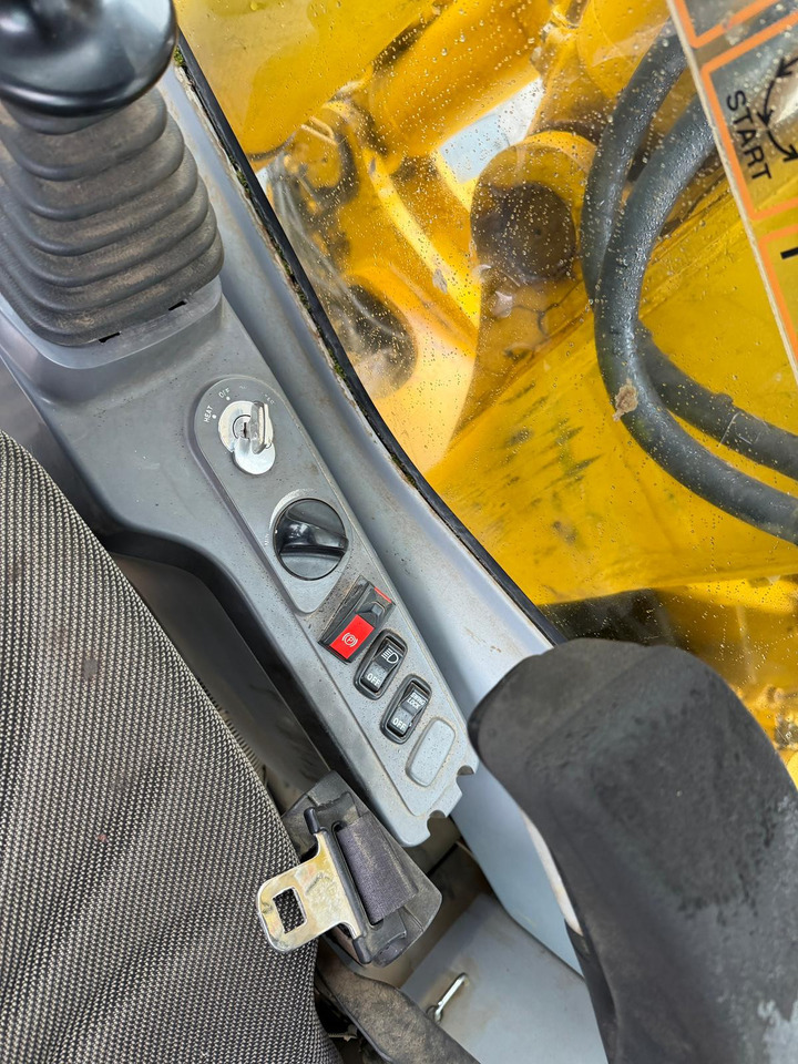 Komatsu PW 180 - 7 - Kolesové rýpadlo: obrázok 3 Komatsu PW 180 - 7 - Kolesové rýpadlo: obrázok 3
