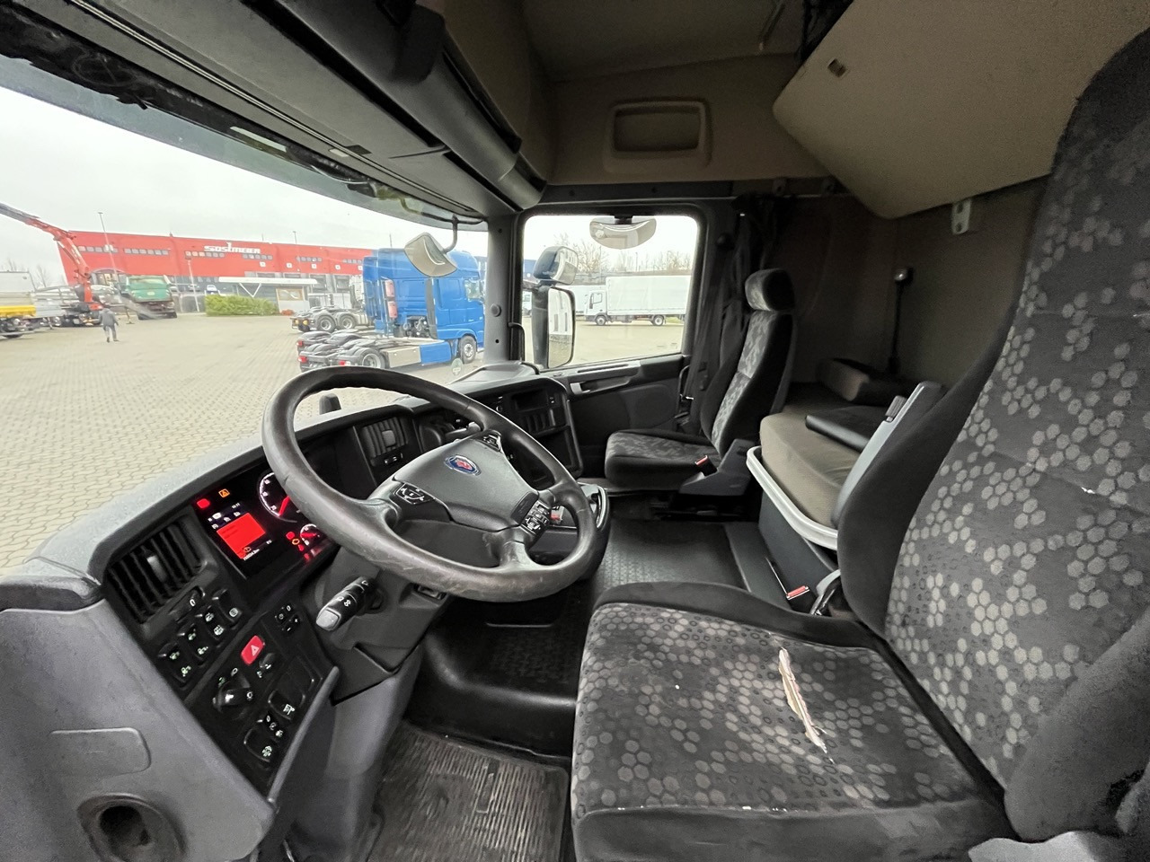 Scania R 450 6x2 Geränke Lenkachse Retarder - Přepravník nápojů: obrázok 4 Scania R 450 6x2 Geränke Lenkachse Retarder - Přepravník nápojů: obrázok 4