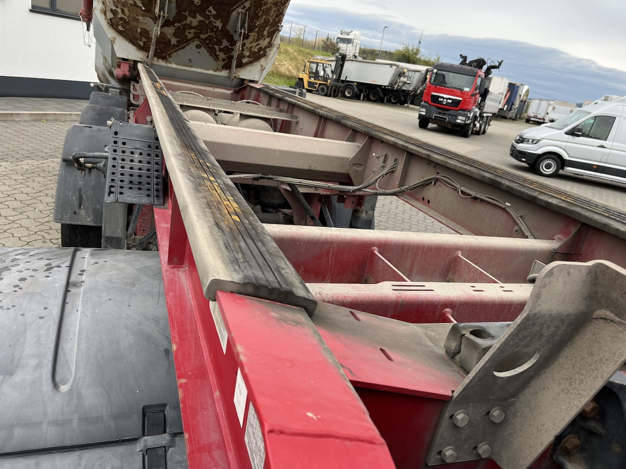 Schwarzmüller SK Kippauflieger Stahlmulde Liftachse - Náves sklápěcí: obrázok 3 Schwarzmüller SK Kippauflieger Stahlmulde Liftachse - Náves sklápěcí: obrázok 3