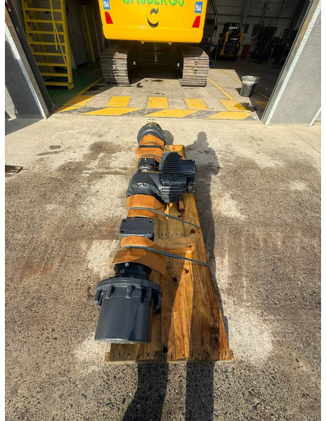 Komatsu PW140-7 REAR AXLE ASSEMBLY 20E-22-32000 - Náprava a diely pre Stavebné stroje: obrázok 3 Komatsu PW140-7 REAR AXLE ASSEMBLY 20E-22-32000 - Náprava a diely pre Stavebné stroje: obrázok 3