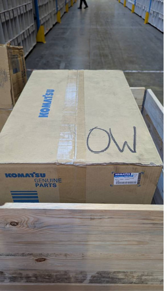 Komatsu WA475-10 - HYDRAULIC PUMP 421-S95-7060 - Kolesový nakladač: obrázok 1 Komatsu WA475-10 - HYDRAULIC PUMP 421-S95-7060 - Kolesový nakladač: obrázok 1