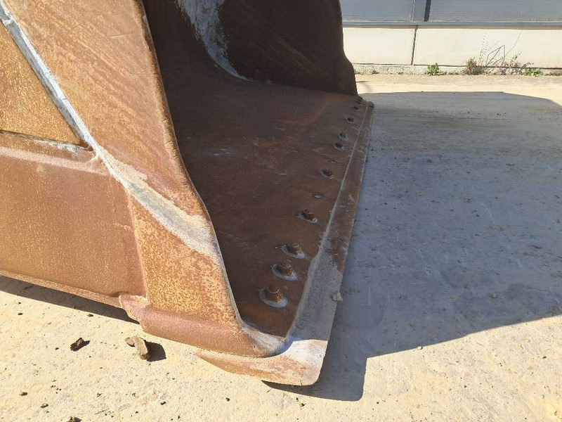 Komatsu WA475-10E0 - Kolesový nakladač: obrázok 2 Komatsu WA475-10E0 - Kolesový nakladač: obrázok 2