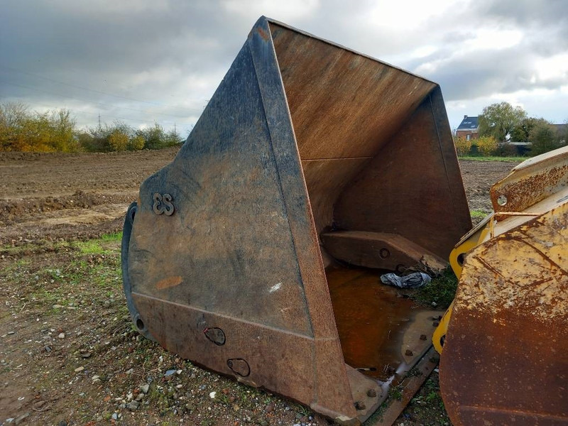 Komatsu WA480-8 - Lyžica pre Stavebné stroje: obrázok 1 Komatsu WA480-8 - Lyžica pre Stavebné stroje: obrázok 1