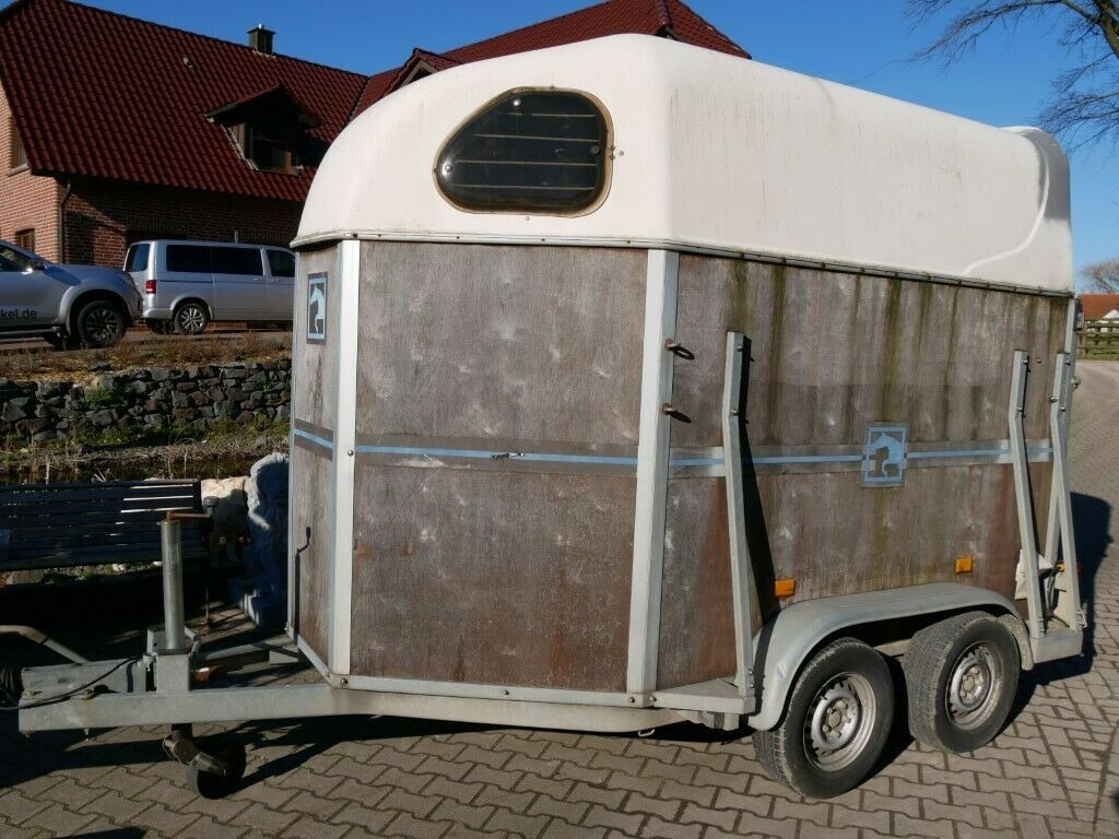 Holz Poly 2 Pferde - Príves na prepravu koní: obrázok 1 Holz Poly 2 Pferde - Príves na prepravu koní: obrázok 1