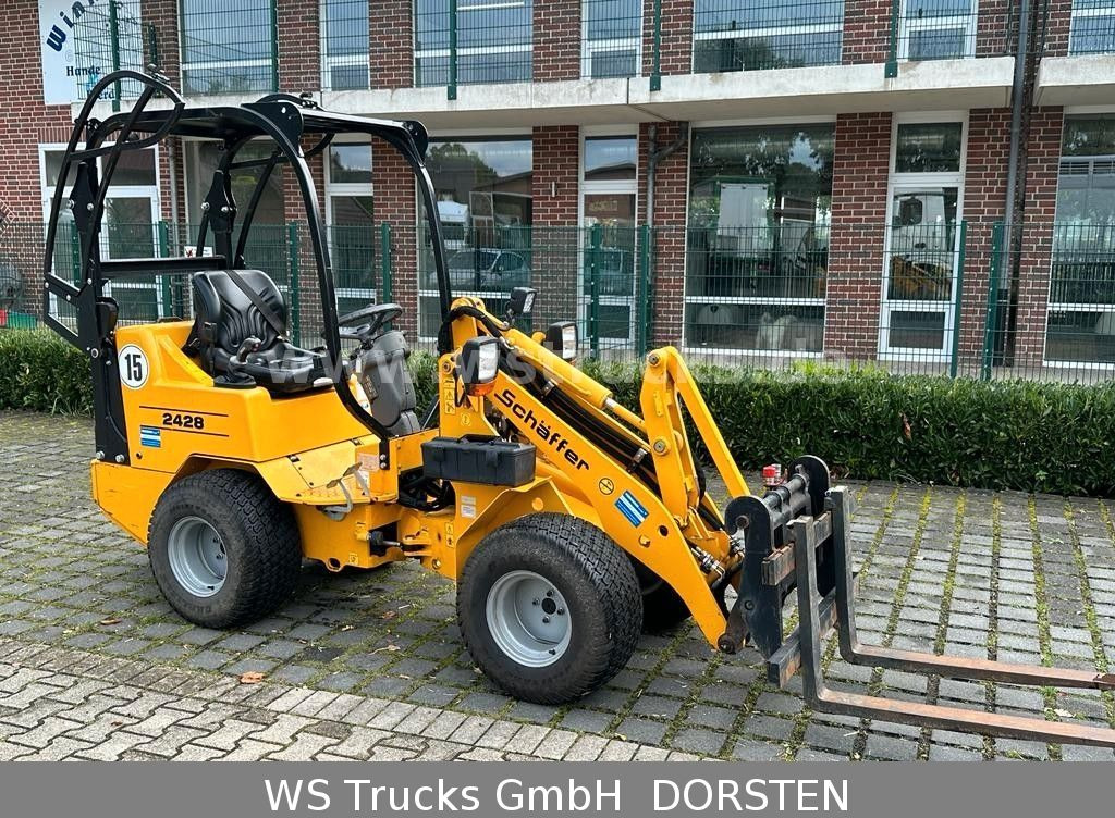 Schäffer 2428 SLT Fahrerschutzkabine , Gabel , Schaufel - Kĺbový nakladač: obrázok 4 Schäffer 2428 SLT Fahrerschutzkabine , Gabel , Schaufel - Kĺbový nakladač: obrázok 4