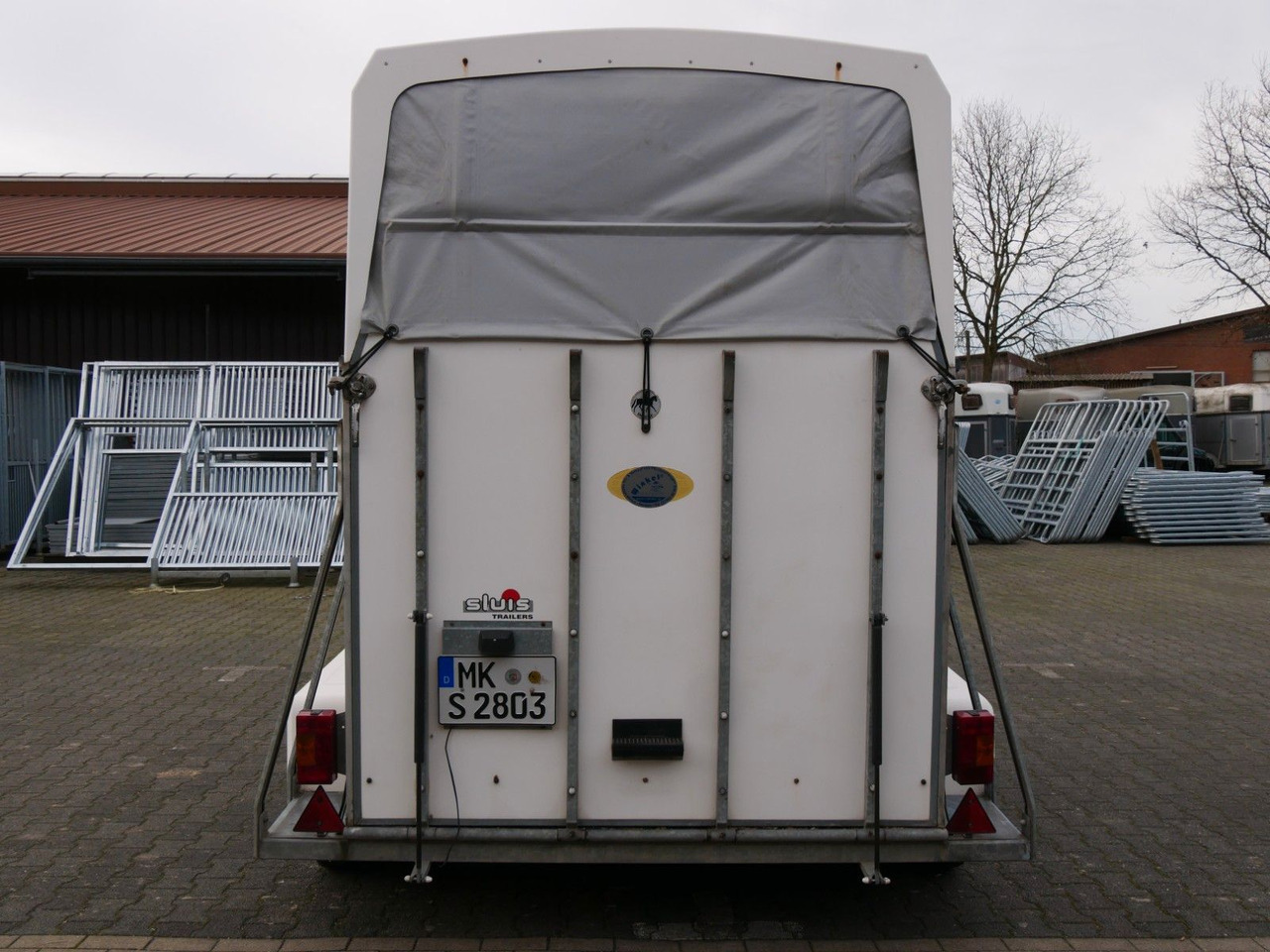 Sluis Vollpoly 2 Pferde mit Sattelkammer - Príves na přepravu zvířat: obrázok 4 Sluis Vollpoly 2 Pferde mit Sattelkammer - Príves na přepravu zvířat: obrázok 4