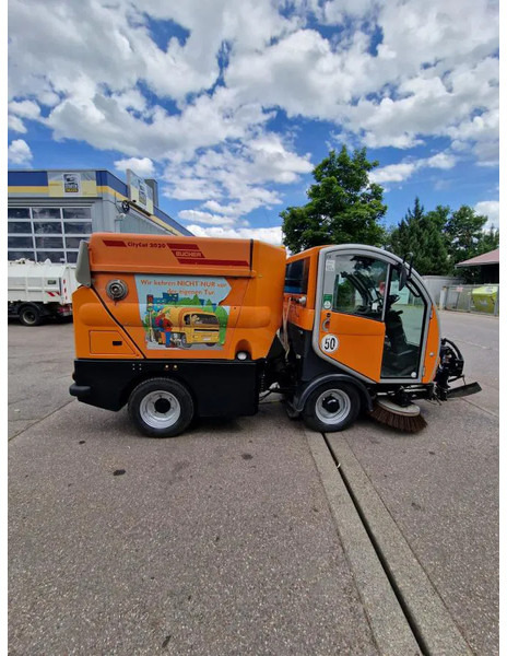 Bucher Kehrmaschine BUCHER-GUYER Kehrmaschine EG 4.500 kg Diesel Topzustand - Priemyselný zametací stroj: obrázok 2 Bucher Kehrmaschine BUCHER-GUYER Kehrmaschine EG 4.500 kg Diesel Topzustand - Priemyselný zametací stroj: obrázok 2
