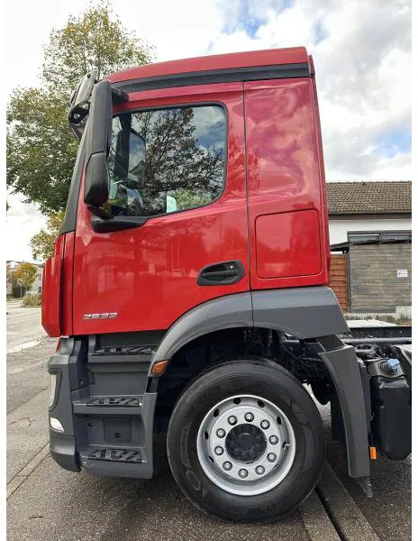 Podvozek s kabinou Mercedes-Benz 2532 LL 6x2 LANGES Fahrgestell Intarder Lenkachse: obrázok 8