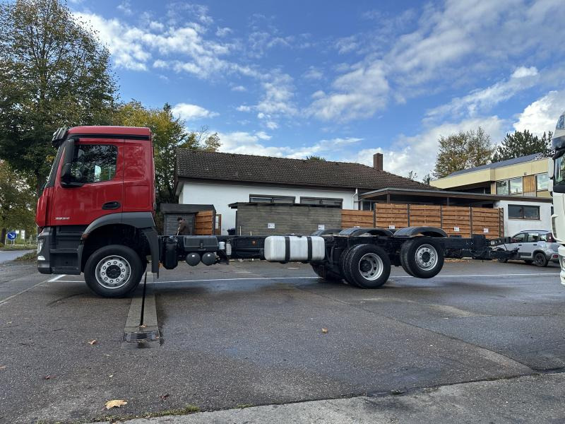 Podvozek s kabinou Mercedes-Benz 2532 LL 6x2 LANGES Fahrgestell Intarder Lenkachse: obrázok 12
