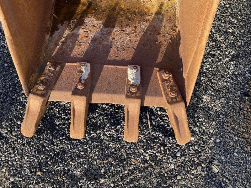 CATERPILLAR 570mm - type tractopelle - Lyžica pre rýpadlo: obrázok 2 CATERPILLAR 570mm - type tractopelle - Lyžica pre rýpadlo: obrázok 2