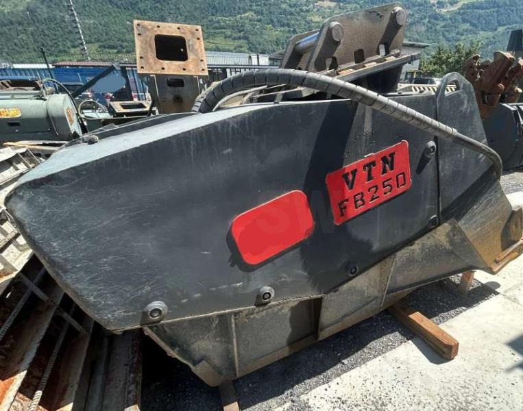 VTN Godet Concasseur VTN FB 250 - Iné stroje: obrázok 3 VTN Godet Concasseur VTN FB 250 - Iné stroje: obrázok 3