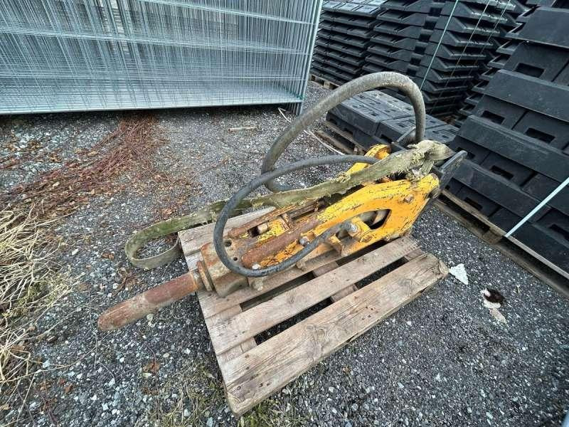 MONTABERT PELLE 8 TONNES / TRACTOPELLE - Hydraulické kladivo: obrázok 2 MONTABERT PELLE 8 TONNES / TRACTOPELLE - Hydraulické kladivo: obrázok 2