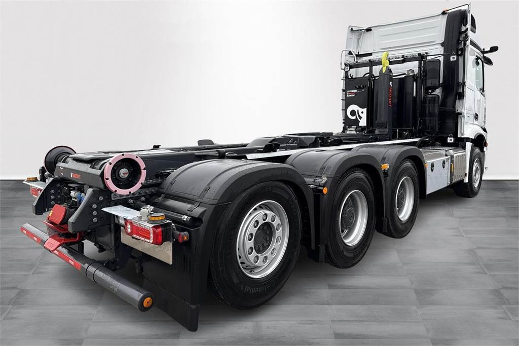 Mercedes-Benz AROCS 3253 8x4 Koukkuauto - Hákový nosič kontajnerov: obrázok 5 Mercedes-Benz AROCS 3253 8x4 Koukkuauto - Hákový nosič kontajnerov: obrázok 5