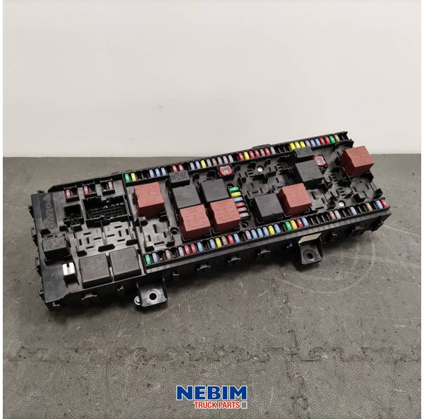 Volvo Volvo - 22619989 - Zekering- en relaiscentrum - Náhradný diel pre Nákladné auto: obrázok 1 Volvo Volvo - 22619989 - Zekering- en relaiscentrum - Náhradný diel pre Nákladné auto: obrázok 1