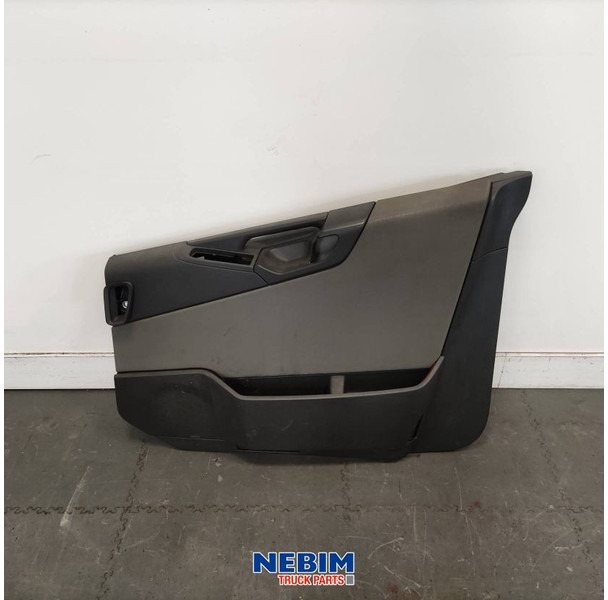 Volvo Volvo - 82909852 - Portierpaneel rechts FH4 - Náhradný diel pre Nákladné auto: obrázok 1 Volvo Volvo - 82909852 - Portierpaneel rechts FH4 - Náhradný diel pre Nákladné auto: obrázok 1