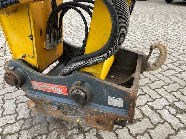 OilQuick (99002377) SW OilQuick OQ 80 - Rýchloupínacia zariadenia pre Stavebné stroje: obrázok 1 OilQuick (99002377) SW OilQuick OQ 80 - Rýchloupínacia zariadenia pre Stavebné stroje: obrázok 1