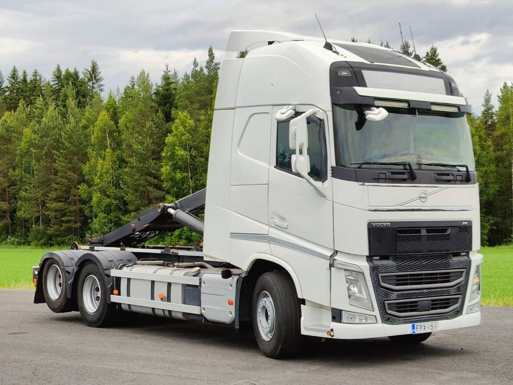 Volvo FH 540 - Hákový nosič kontajnerov: obrázok 2 Volvo FH 540 - Hákový nosič kontajnerov: obrázok 2