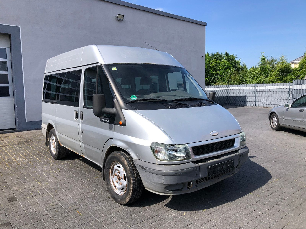 Ford Transit 2.4 TDi, Heckantrieb, 8-Sitzer, Klima - Mikrobus: obrázok 3 Ford Transit 2.4 TDi, Heckantrieb, 8-Sitzer, Klima - Mikrobus: obrázok 3