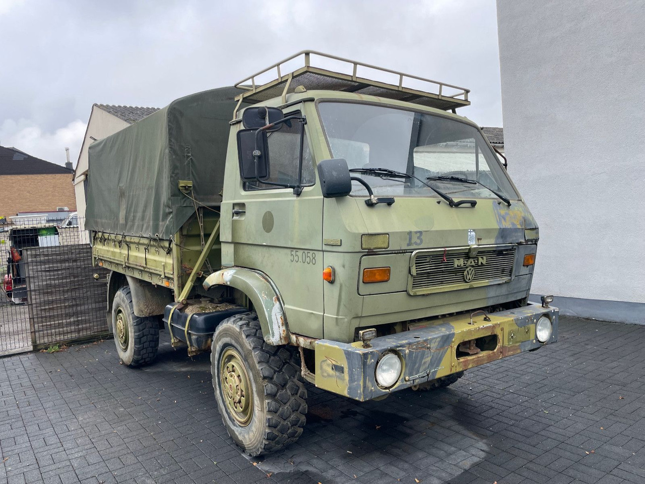 MAN 8.136 4X4 Prische Plane - Plachtová dodávka: obrázok 1 MAN 8.136 4X4 Prische Plane - Plachtová dodávka: obrázok 1