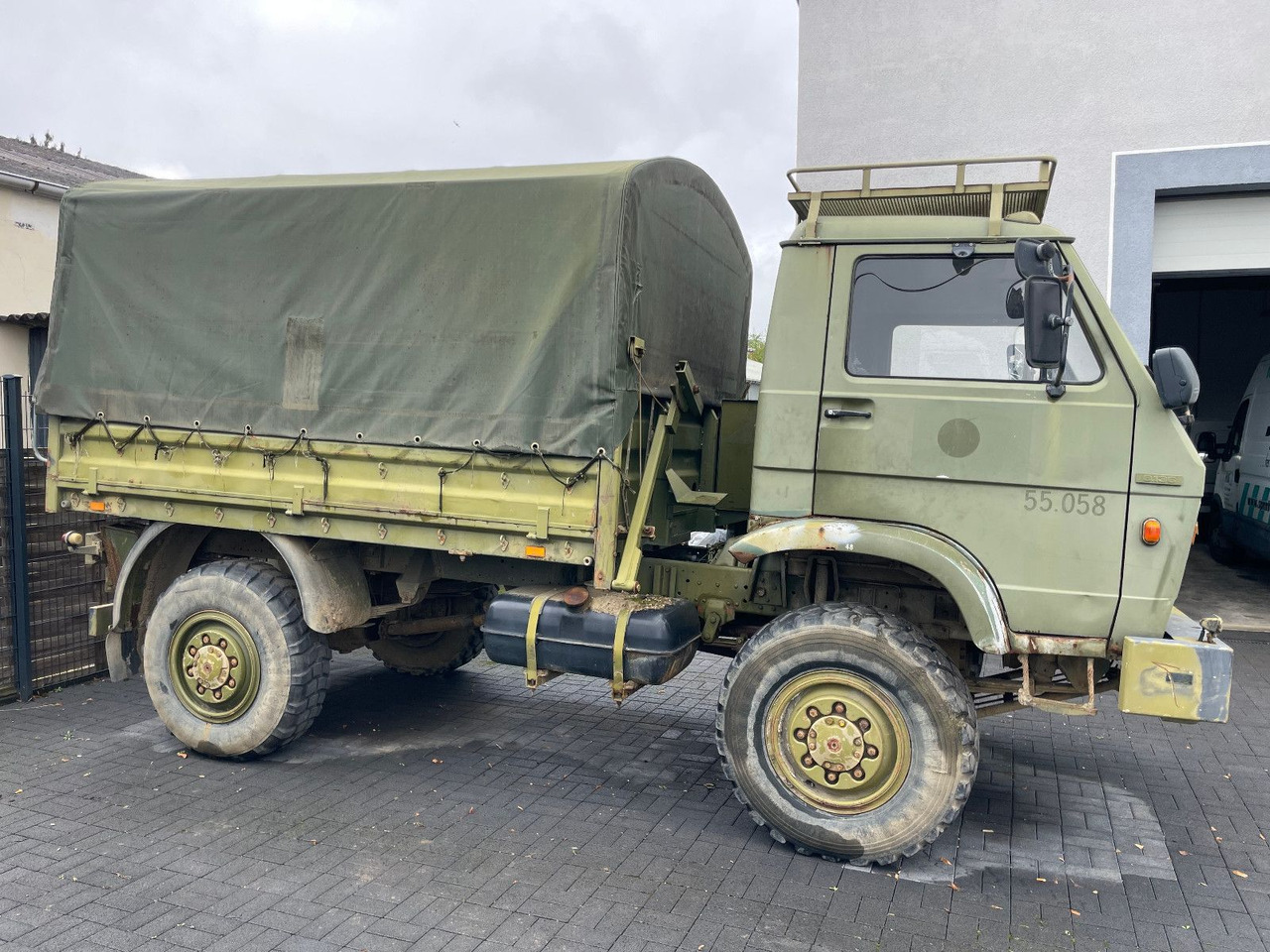 MAN 8.136 4X4 Prische Plane - Plachtová dodávka: obrázok 4 MAN 8.136 4X4 Prische Plane - Plachtová dodávka: obrázok 4