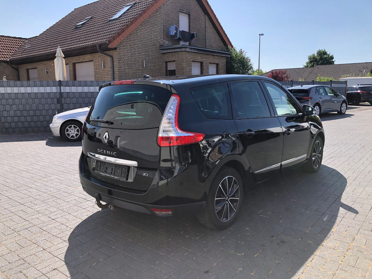 Renault Scenic Grand 2.0 dCi 150 BOSE Edition,Automatik - Mikrobus: obrázok 2 Renault Scenic Grand 2.0 dCi 150 BOSE Edition,Automatik - Mikrobus: obrázok 2