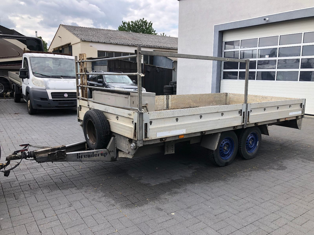 THULE D9 - 2500 kg GG, 4,20m. lang - Plošinový/ Valníkový príves: obrázok 1 THULE D9 - 2500 kg GG, 4,20m. lang - Plošinový/ Valníkový príves: obrázok 1