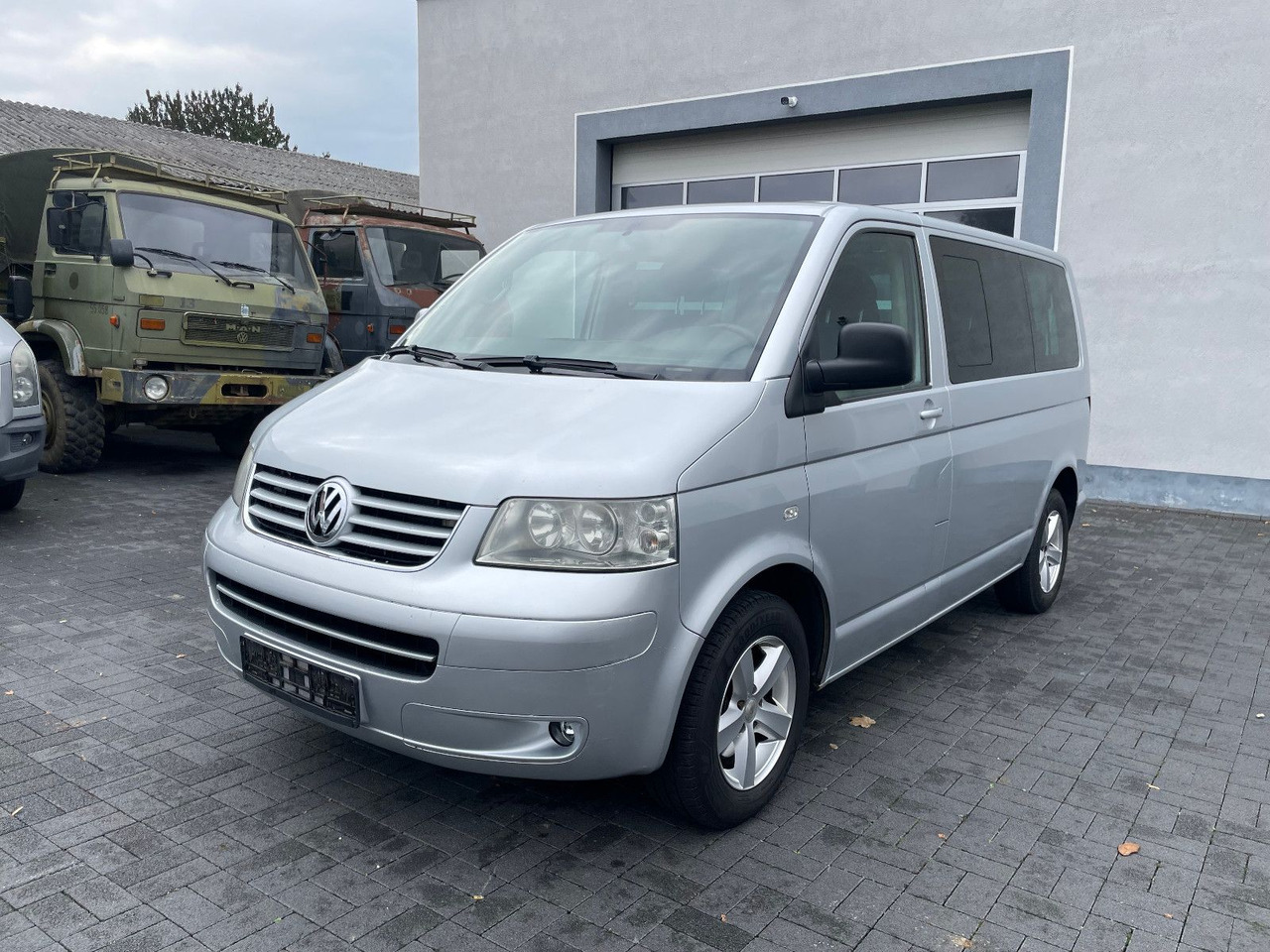 Volkswagen T5 2.5 TDi Caravelle 4Motion 8-Sitzer - Mikrobus: obrázok 3 Volkswagen T5 2.5 TDi Caravelle 4Motion 8-Sitzer - Mikrobus: obrázok 3