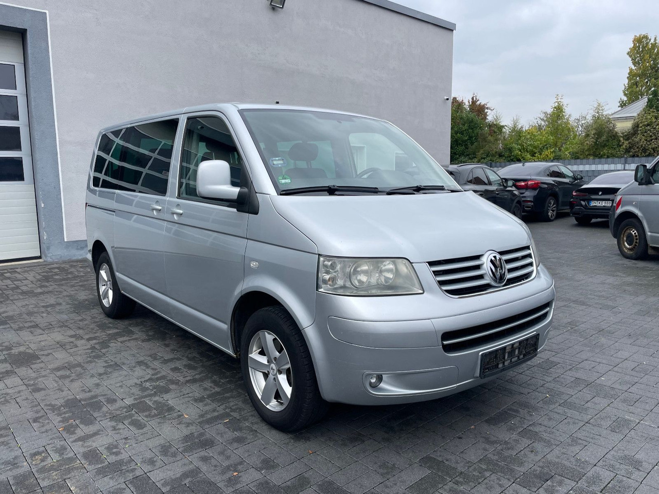 Volkswagen T5 2.5 TDi Caravelle 4Motion 8-Sitzer - Mikrobus: obrázok 1 Volkswagen T5 2.5 TDi Caravelle 4Motion 8-Sitzer - Mikrobus: obrázok 1