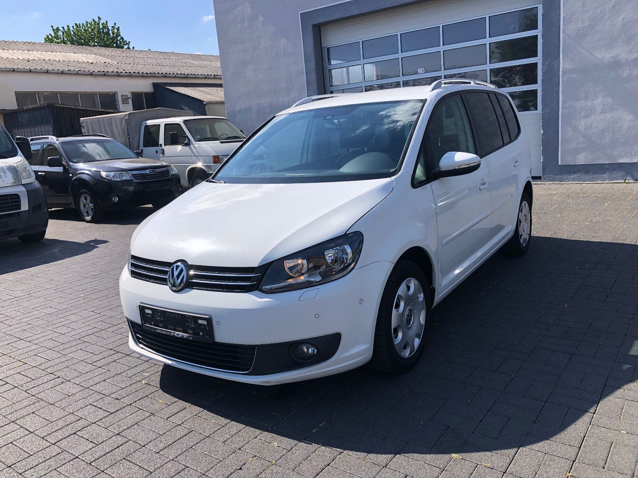 Volkswagen Touran 2.0 TDI Cup, 7-Sitzer - Mikrobus: obrázok 1 Volkswagen Touran 2.0 TDI Cup, 7-Sitzer - Mikrobus: obrázok 1