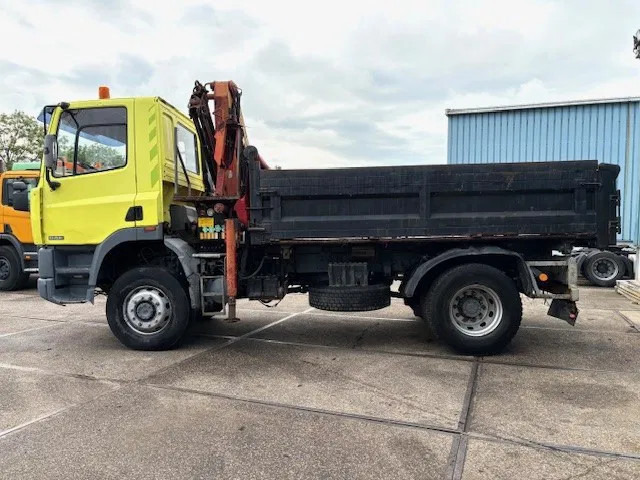 DAF 65 -180ATI 4x4 FULL STEEL 3-WAY KIPPER AND PALFINGER CRANE (EURO 2 / MANUAL GEARBOX / FULL STEEL SUSPENSION / ETC.) - Sklápač, Auto s hydraulickou rukou: obrázok 5 DAF 65 -180ATI 4x4 FULL STEEL 3-WAY KIPPER AND PALFINGER CRANE (EURO 2 / MANUAL GEARBOX / FULL STEEL SUSPENSION / ETC.) - Sklápač, Auto s hydraulickou rukou: obrázok 5