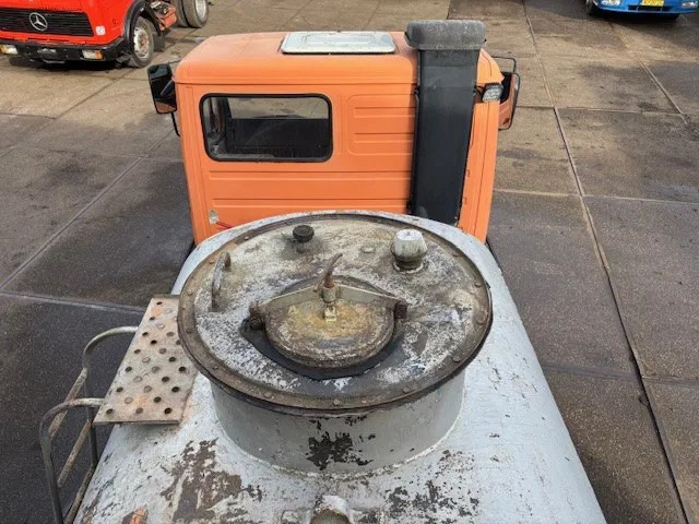 Cisternové vozidlo Mercedes-Benz 914 KO RHD 4x2 FULL STEEL TANK TRUCK (6-CILINDER ENGINE / MANUAL GEARBOX / FULL STEEL SUSPENSION): obrázok 10