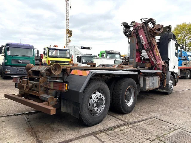 Mercedes-Benz Actros 2540 L 6x2 MP1 WITH V-CRANE & HOOK-ARM SYSTEM (EPS WITH CLUTCH (3 PEDALS) / REDUCTION AXLE / STEEL-/AIR SUSPENSION / P.T. - Hákový nosič kontajnerov, Auto s hydraulickou rukou: obrázok 3 Mercedes-Benz Actros 2540 L 6x2 MP1 WITH V-CRANE & HOOK-ARM SYSTEM (EPS WITH CLUTCH (3 PEDALS) / REDUCTION AXLE / STEEL-/AIR SUSPENSION / P.T. - Hákový nosič kontajnerov, Auto s hydraulickou rukou: obrázok 3