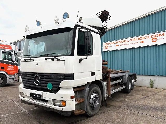 Mercedes-Benz Actros 2540 L 6x2 MP1 WITH V-CRANE & HOOK-ARM SYSTEM (EPS WITH CLUTCH (3 PEDALS) / REDUCTION AXLE / STEEL-/AIR SUSPENSION / P.T. - Hákový nosič kontajnerov, Auto s hydraulickou rukou: obrázok 1 Mercedes-Benz Actros 2540 L 6x2 MP1 WITH V-CRANE & HOOK-ARM SYSTEM (EPS WITH CLUTCH (3 PEDALS) / REDUCTION AXLE / STEEL-/AIR SUSPENSION / P.T. - Hákový nosič kontajnerov, Auto s hydraulickou rukou: obrázok 1