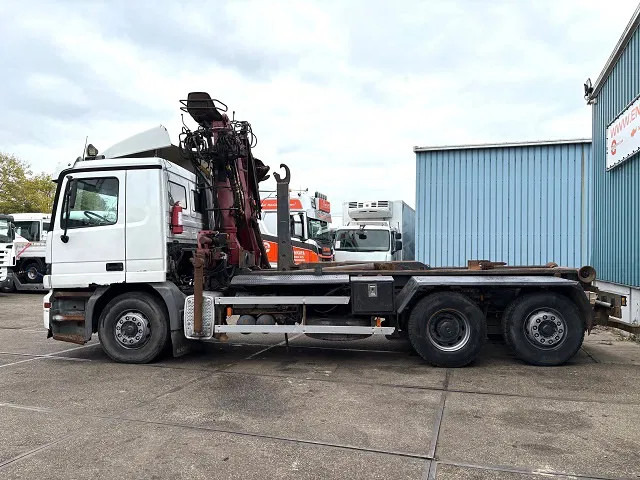 Mercedes-Benz Actros 2540 L 6x2 MP1 WITH V-CRANE & HOOK-ARM SYSTEM (EPS WITH CLUTCH (3 PEDALS) / REDUCTION AXLE / STEEL-/AIR SUSPENSION / P.T. - Hákový nosič kontajnerov, Auto s hydraulickou rukou: obrázok 5 Mercedes-Benz Actros 2540 L 6x2 MP1 WITH V-CRANE & HOOK-ARM SYSTEM (EPS WITH CLUTCH (3 PEDALS) / REDUCTION AXLE / STEEL-/AIR SUSPENSION / P.T. - Hákový nosič kontajnerov, Auto s hydraulickou rukou: obrázok 5