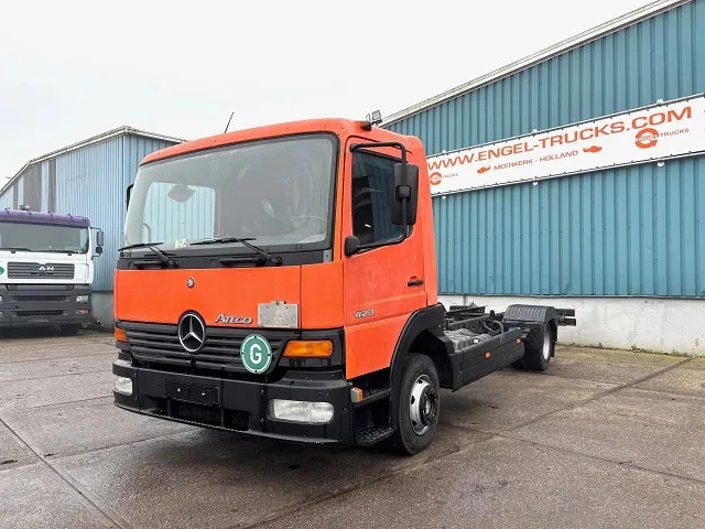 Mercedes-Benz Atego 823L DAY CAB (6-CILINDER) 4x2 CHASSIS (MANUAL GEARBOX / SPER DIFFERENTIAL / 6-CILINDER ENGINE) - Podvozek s kabinou: obrázok 1 Mercedes-Benz Atego 823L DAY CAB (6-CILINDER) 4x2 CHASSIS (MANUAL GEARBOX / SPER DIFFERENTIAL / 6-CILINDER ENGINE) - Podvozek s kabinou: obrázok 1