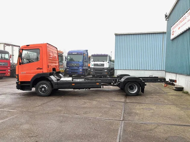 Mercedes-Benz Atego 823L DAY CAB (6-CILINDER) 4x2 CHASSIS (MANUAL GEARBOX / SPER DIFFERENTIAL / 6-CILINDER ENGINE) - Podvozek s kabinou: obrázok 5 Mercedes-Benz Atego 823L DAY CAB (6-CILINDER) 4x2 CHASSIS (MANUAL GEARBOX / SPER DIFFERENTIAL / 6-CILINDER ENGINE) - Podvozek s kabinou: obrázok 5