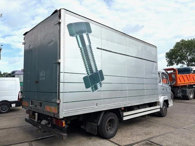 Mercedes-Benz LK 817 (6-CILINDER) ORIGINAL DUTCH TRUCK WITH CLOSED BOX (MANUAL GEARBOX / FULL STEEL SUSPENSION) - Skříňový nákladní auto: obrázok 3 Mercedes-Benz LK 817 (6-CILINDER) ORIGINAL DUTCH TRUCK WITH CLOSED BOX (MANUAL GEARBOX / FULL STEEL SUSPENSION) - Skříňový nákladní auto: obrázok 3