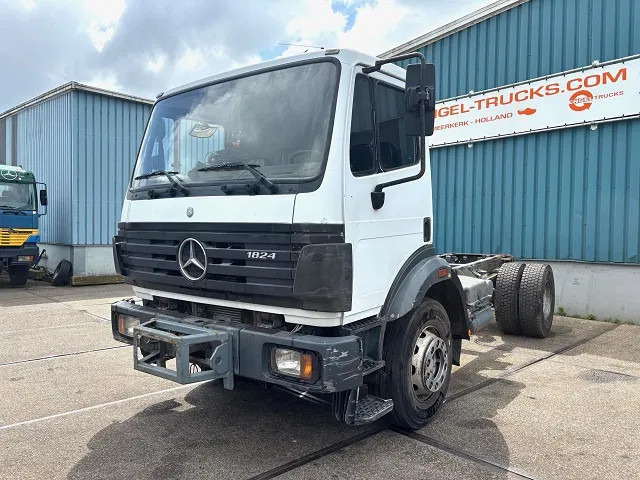 Mercedes-Benz SK 1824 4x2 FULL STEEL SUSPENSION CHASSIS (MANUAL GEARBOX / REDUCTION AXLE / FULL STEEL SUSPENSION) - Podvozek s kabinou: obrázok 1 Mercedes-Benz SK 1824 4x2 FULL STEEL SUSPENSION CHASSIS (MANUAL GEARBOX / REDUCTION AXLE / FULL STEEL SUSPENSION) - Podvozek s kabinou: obrázok 1