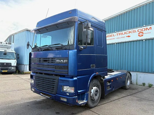 DAF 95.380 XF SPACECAB (EURO 2 / ZF16 MANUAL GEARBOX / HYDRAULIC KIT / P.T.O. / SIDE SKIRTS / AIRCONDITIONING) - Ťahač: obrázok 1 DAF 95.380 XF SPACECAB (EURO 2 / ZF16 MANUAL GEARBOX / HYDRAULIC KIT / P.T.O. / SIDE SKIRTS / AIRCONDITIONING) - Ťahač: obrázok 1