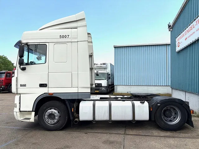DAF XF 105.460 SPACECAB (ZF16 MANUAL GEARBOX / MX-BRAKE / 870+430 LITER TANK / FRIDGE / AIRCONDITIONING) - Ťahač: obrázok 5 DAF XF 105.460 SPACECAB (ZF16 MANUAL GEARBOX / MX-BRAKE / 870+430 LITER TANK / FRIDGE / AIRCONDITIONING) - Ťahač: obrázok 5