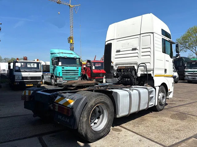 MAN TGA 18.410 FLS XXL (6-CILINDER HEADS / ZF16 MANUAL GEARBOX / ZF-INTARDER / HYDRAULIC KIT / P.T.O. / AIRCONDITIONING) - Ťahač: obrázok 3 MAN TGA 18.410 FLS XXL (6-CILINDER HEADS / ZF16 MANUAL GEARBOX / ZF-INTARDER / HYDRAULIC KIT / P.T.O. / AIRCONDITIONING) - Ťahač: obrázok 3