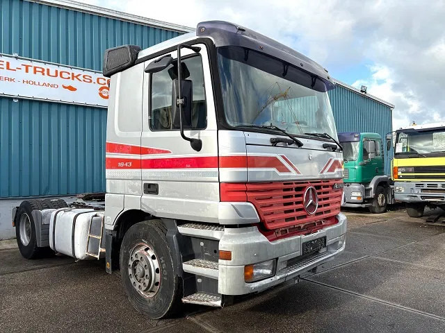 Mercedes-Benz Actros 1843 LS SLEEPERCAB (MP1) (ZF16 MANUAL GEARBOX / REDUCTION AXLE / AIRCONDITIONING / ETC.) - Ťahač: obrázok 2 Mercedes-Benz Actros 1843 LS SLEEPERCAB (MP1) (ZF16 MANUAL GEARBOX / REDUCTION AXLE / AIRCONDITIONING / ETC.) - Ťahač: obrázok 2