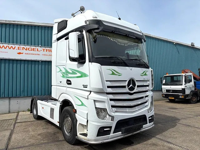 Mercedes-Benz Actros 1845 LS BIGSPACE (RETARDER / EURO 5 / TELLIGENT GEARBOX / FULL SPOILERSET / 2x DIESELTANK / AIRCONDITIONING) - Ťahač: obrázok 2 Mercedes-Benz Actros 1845 LS BIGSPACE (RETARDER / EURO 5 / TELLIGENT GEARBOX / FULL SPOILERSET / 2x DIESELTANK / AIRCONDITIONING) - Ťahač: obrázok 2