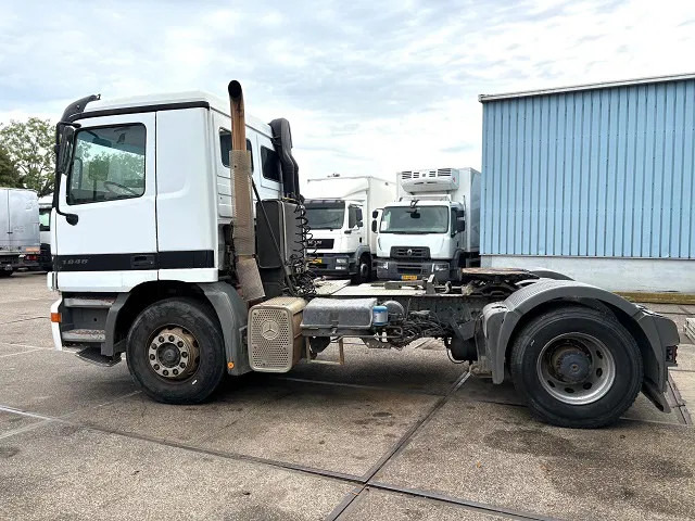 Mercedes-Benz Actros 1848 LS (MP1) 4x2 TRACTOR (EPS WITH CLUTCH / RUDUCTION AXLE / HYDRAULIC KIT / AIRCONDITIONING / ETC) - Ťahač: obrázok 5 Mercedes-Benz Actros 1848 LS (MP1) 4x2 TRACTOR (EPS WITH CLUTCH / RUDUCTION AXLE / HYDRAULIC KIT / AIRCONDITIONING / ETC) - Ťahač: obrázok 5